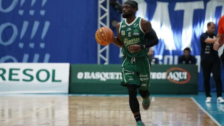 Dontrell Brite, do Bauru Basket, é eleito o MVP do NBB; confira todos os premiados da cerimônia