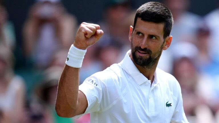 Sinner, Djokovic e Swiatek avançam com autoridade; Krejcikova se despede de Wimbledon