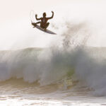 Yago Dora se classifica em J-Bay com um aéreo espetacular