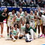 Equipe brasileira posa para foto após vitória