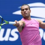 Alcaraz atropela, Djokovic confirma e Sabalenka segue firme; Shelton abandona em dia de surpresas