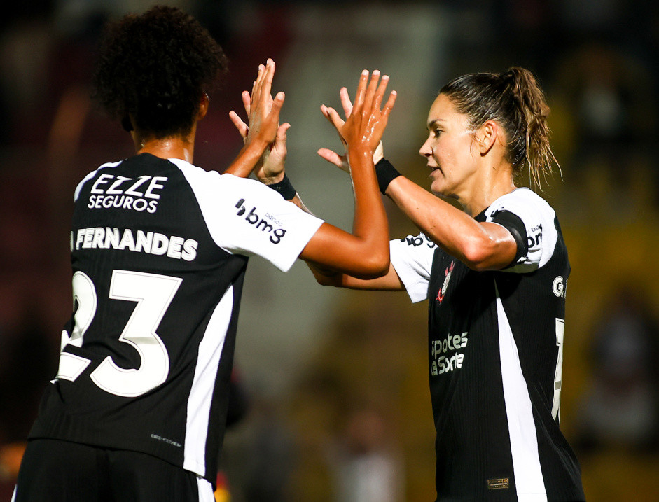 Corinthians marca no apagar das luzes e vence o Bahia no primeiro jogo das quartas de final do Brasileirão feminino