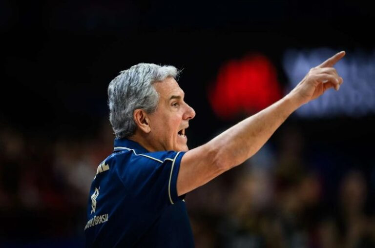 José Roberto Guimarães revela lista das 14 convocadas para o Mundial de Vôlei Feminino