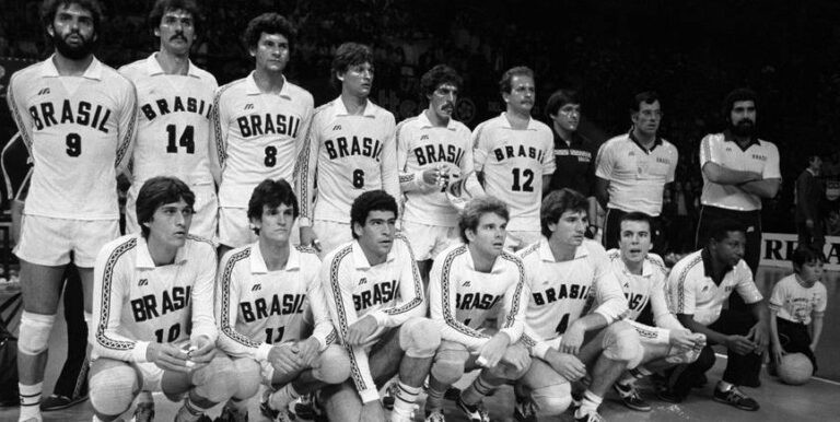 Mundial de 1982 marcou a ascensão do vôlei brasileiro com o surgimento da "Geração de Prata"