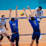 Douglas Souza ataca contra bloqueio do Minas durante final do mineiro