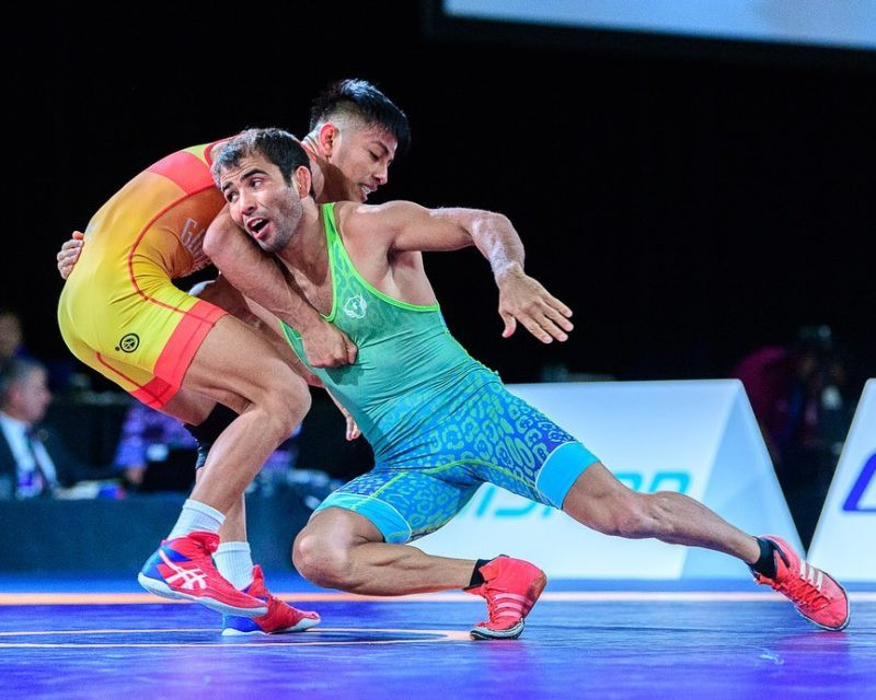 Garipov em combate tentando derrubar o adversário