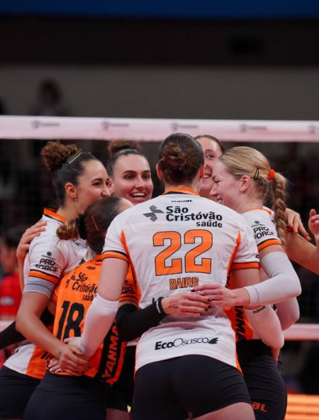 Osasco supera Bauru e conquista o título inédito da Supercopa de vôlei feminino