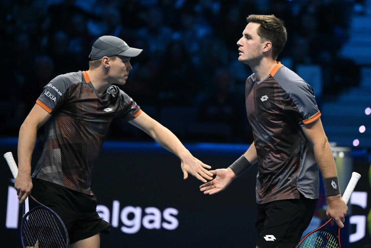 Heliövaara/Patten e Salisbury/Skupski avançam à final de duplas do ATP Finals