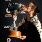 Elina Svitolina com o título do WTA 250 de Auckland