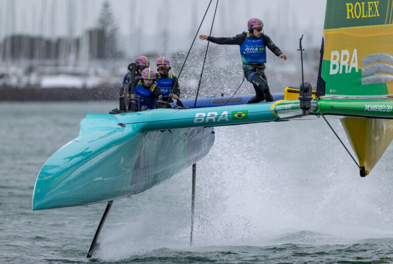 Martine Grael pela Mubadala Brazil SailGP Team