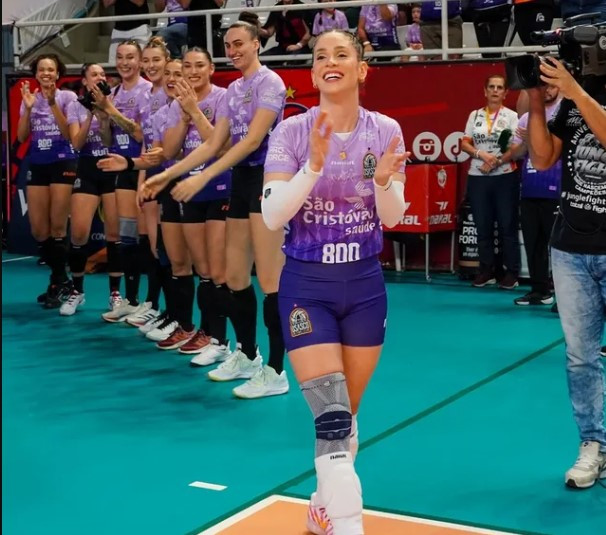 Osasco bate Sesi-Bauru no jogo 800 de Camila Brait e garante 3º lugar na Superliga feminina de vôlei