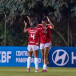 Internacional resolve no 1° tempo, bate o Santos e entra no G4 do Brasileirão feminino
