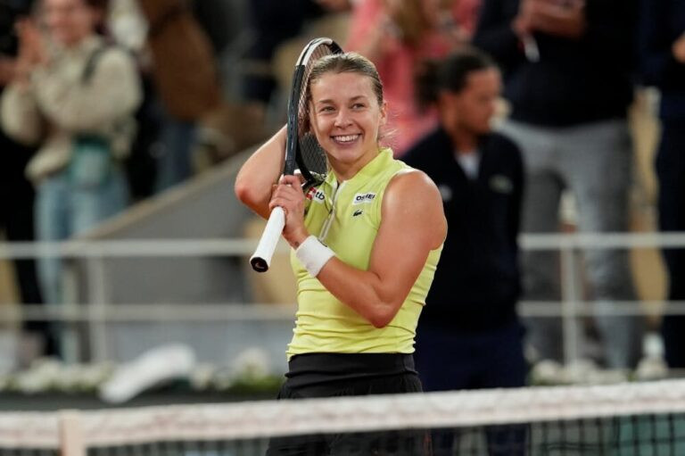Maja Chwalinska em partida de Roland Garros 2026