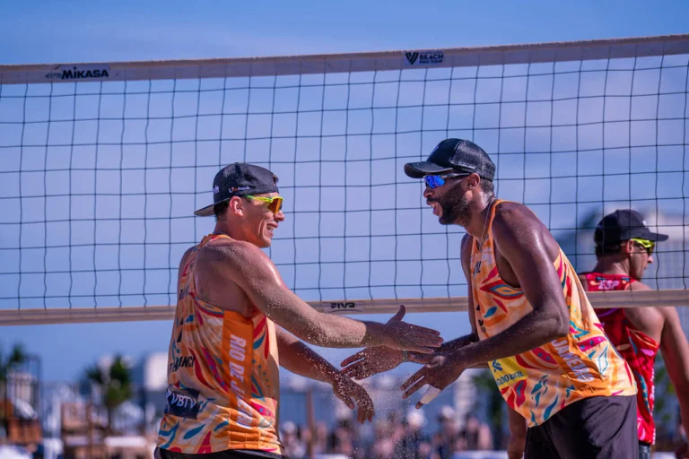 Evandro e Arthur Lanci garantem classificação antecipada no Elite 16 do Rio; confira os resultados dos brasileiros no segundo dia