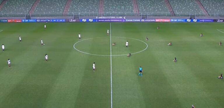 Santos vence o América-MG em jogo do Brasileirão Feminino marcado por protesto contra atraso salarial