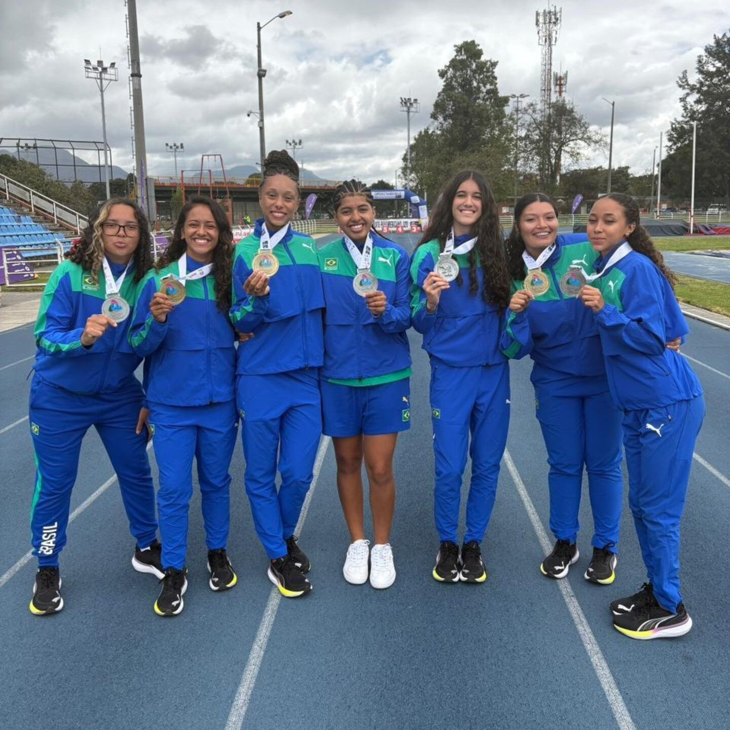 458108_1176291_pan_meninas