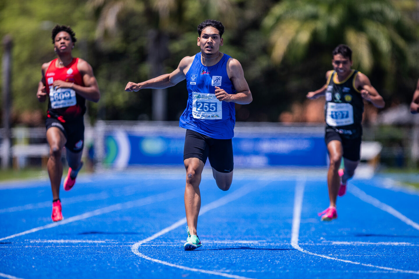 458862_1178950_brasileiro_sub_20_michael Foto: Gustavo Alves/CBAt