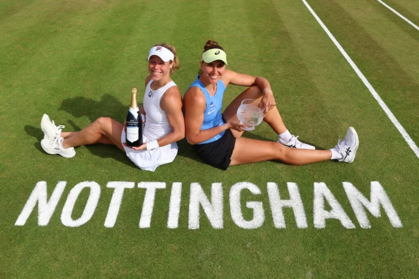 Laura e Bia campeãs em Nottingham. Foto: Nathan Stirk.