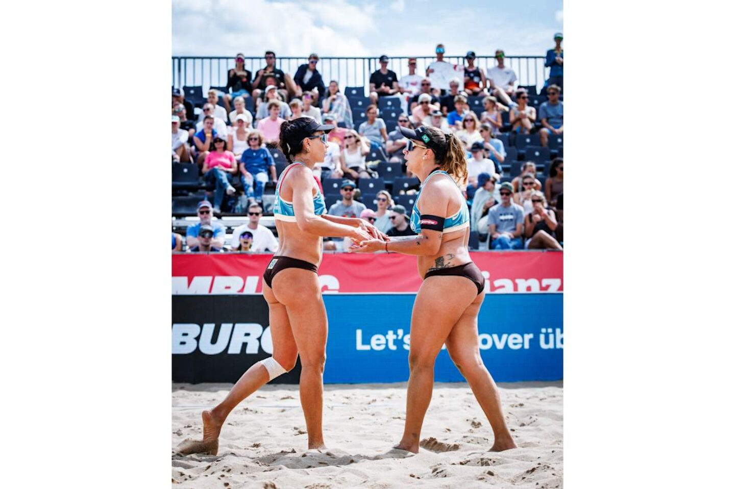 Carol e Rebecca vencem no Elite 16 de Hamburgo VolleyballWorld/Reprodução
