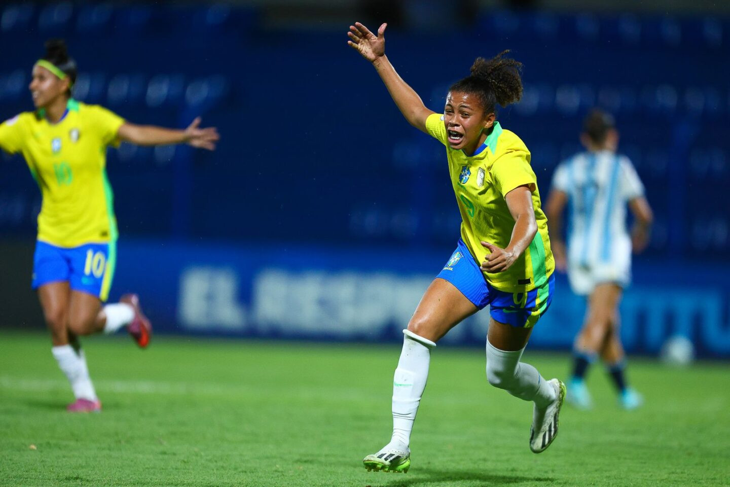 DCR_6_3_1_1_0b888a8819 Staff Images/CBF