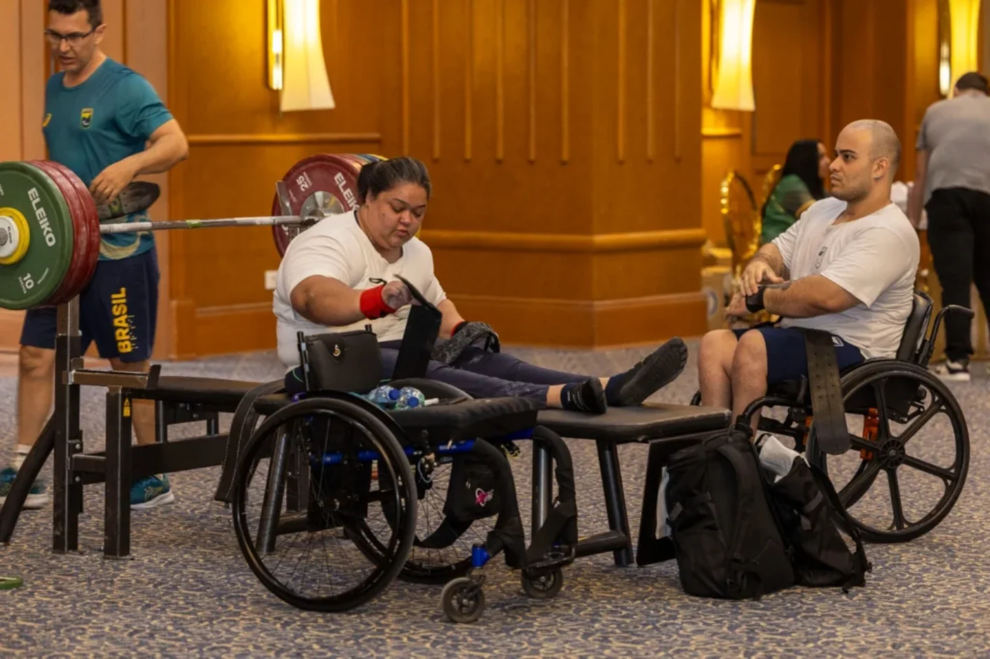 Os atletas Edilândia Araújo e Matheus Assis durante treinamento da delegação brasileira no Cairo | Foto: Alessandra Cabral/CPB