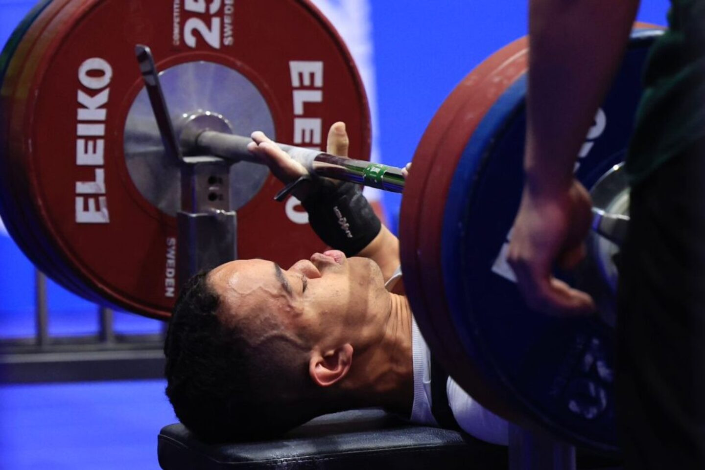 Marco Túlio Cruz ergue a barra no Brasileiro Loterias Caixa 2025 / Foto: Marcello Zambrana/CPB