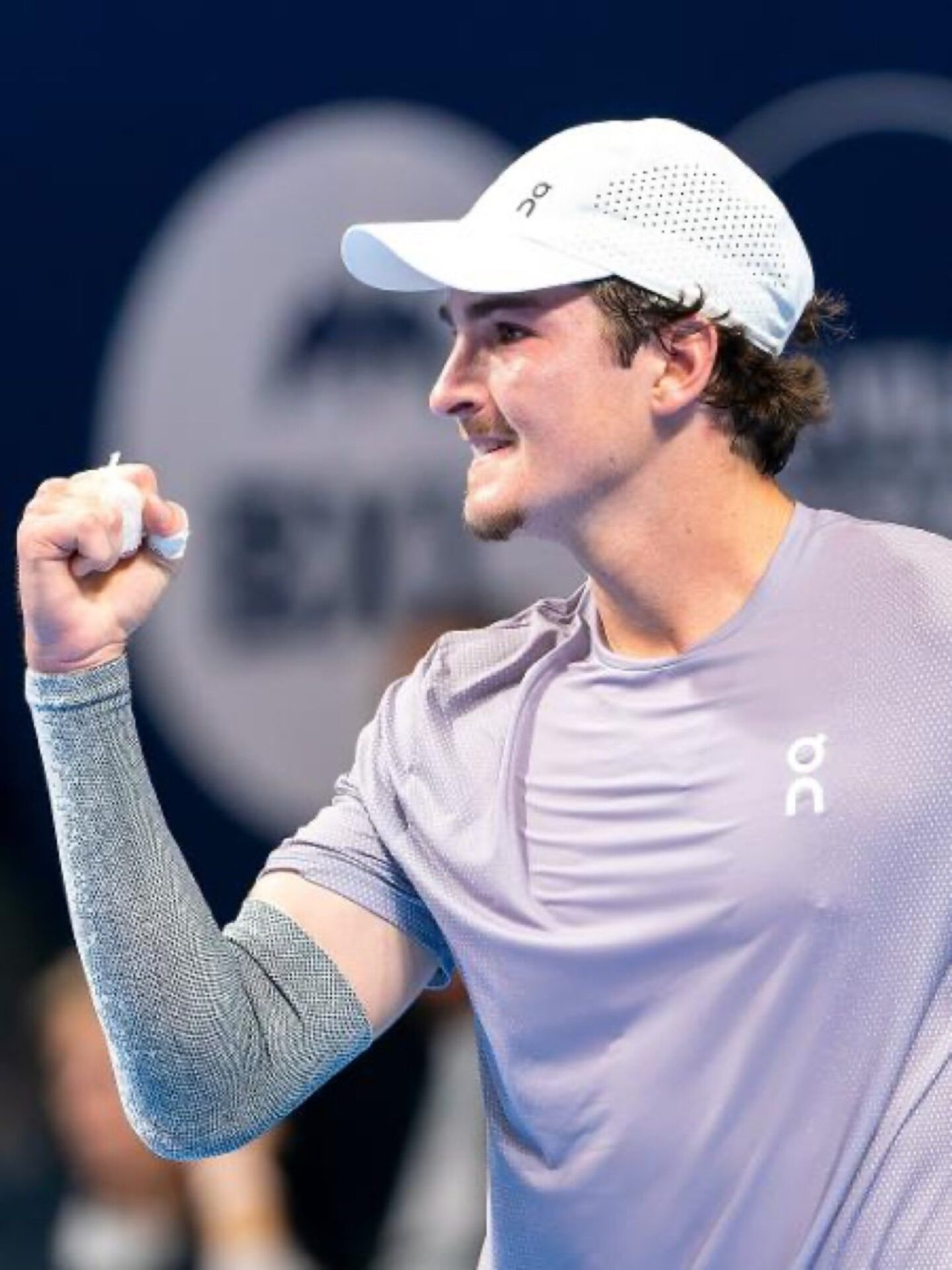 G3y5jCAXEAAkkeK Swiss Indoor/X