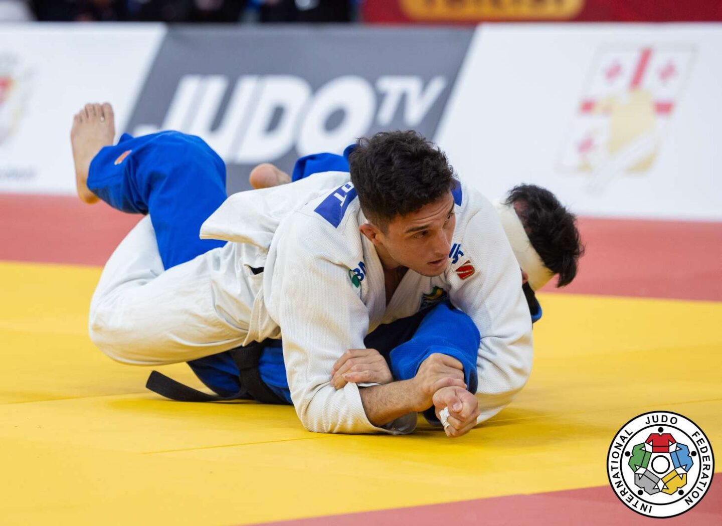 Guilherme Schimidt vence luta na repescagem. - Foto: Gabriela Sabau / IJF