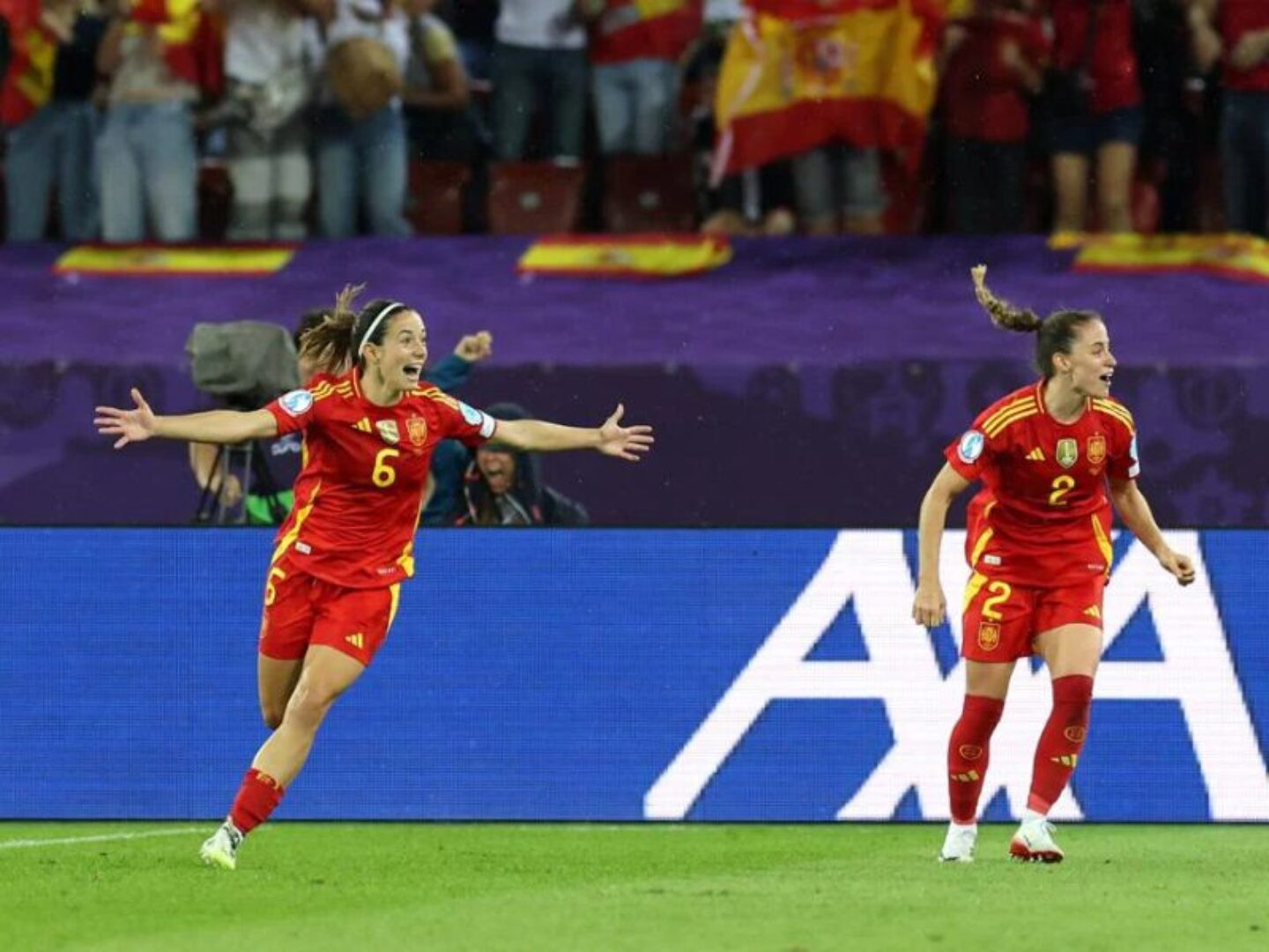 Aitana comemora gol na prorrogação (Foto:UEFA)