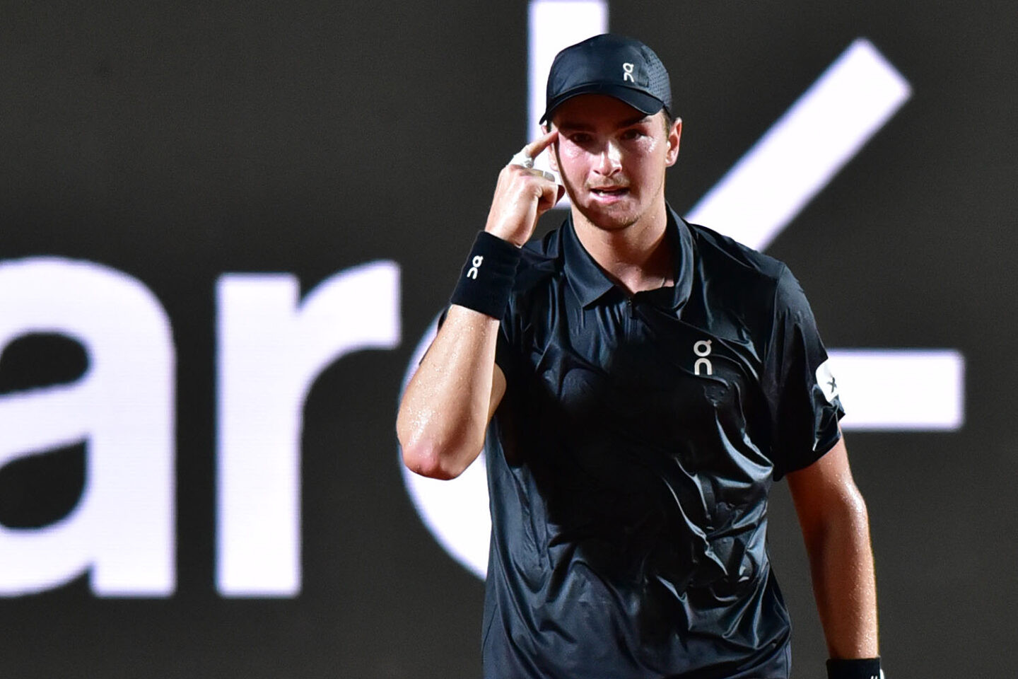 João Fonseca na Quadra Guga Kuerten