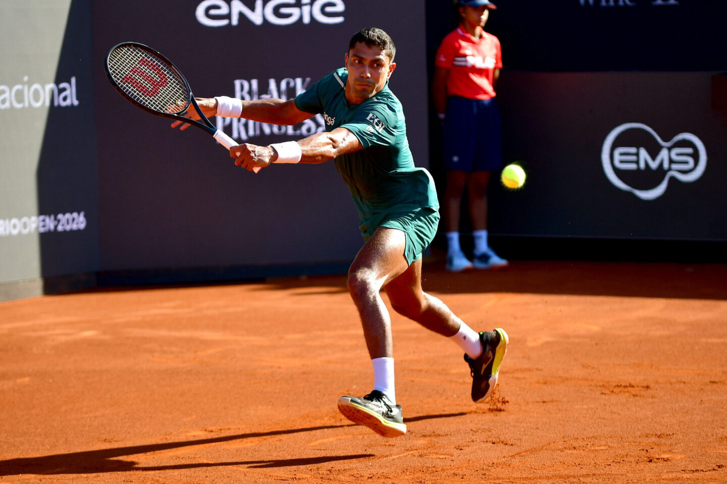 Thiago Monteiro em ação na Quadra Guga Kuerten do Rio Open 2026