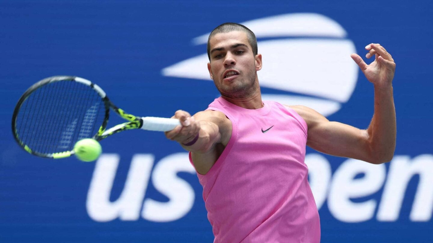 Alcaraz atropela, Djokovic confirma e Sabalenka segue firme; Shelton abandona em dia de surpresas