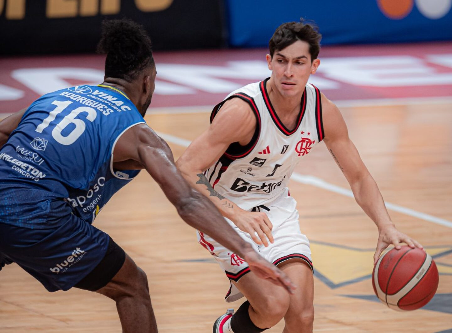 Baralle converteu uma arremesso importante nos minutos finais. Foto: Paula Reis/CRF