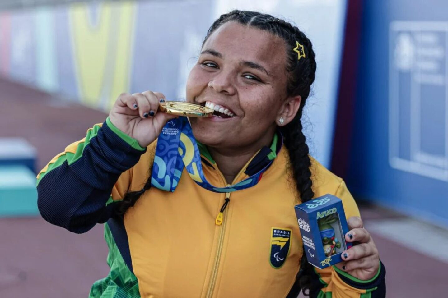 A atleta Julia Alves conquistou o ouro no lançamento de dardo F41 no Parapan de Jovens de Santiago | Foto: Cris Mattos/CPB