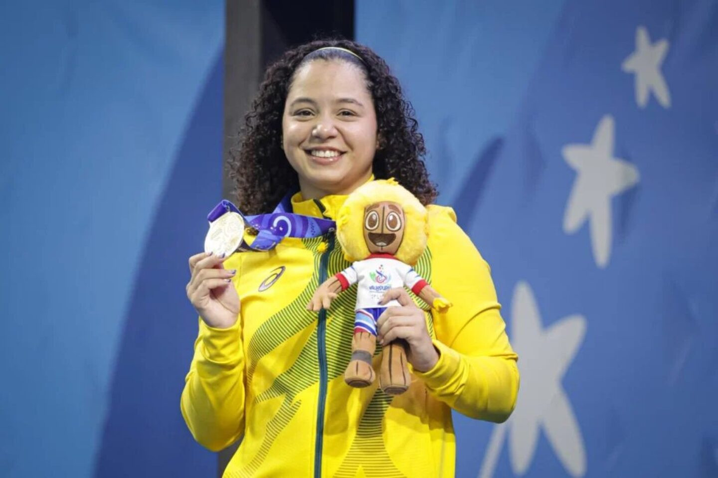 Cecília Jerônimo com medalha de ouro dos Jogos Parasul-Americanos de Valledupar | Foto: Cris Mattos/CPB