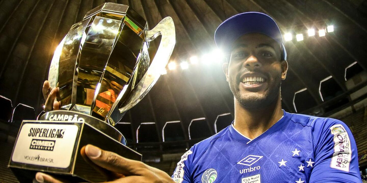 leal-volta-ao-sada-cruzeiro O retorno do ídolo: Leal volta ao Sada Cruzeiro após oito anos na Europa
