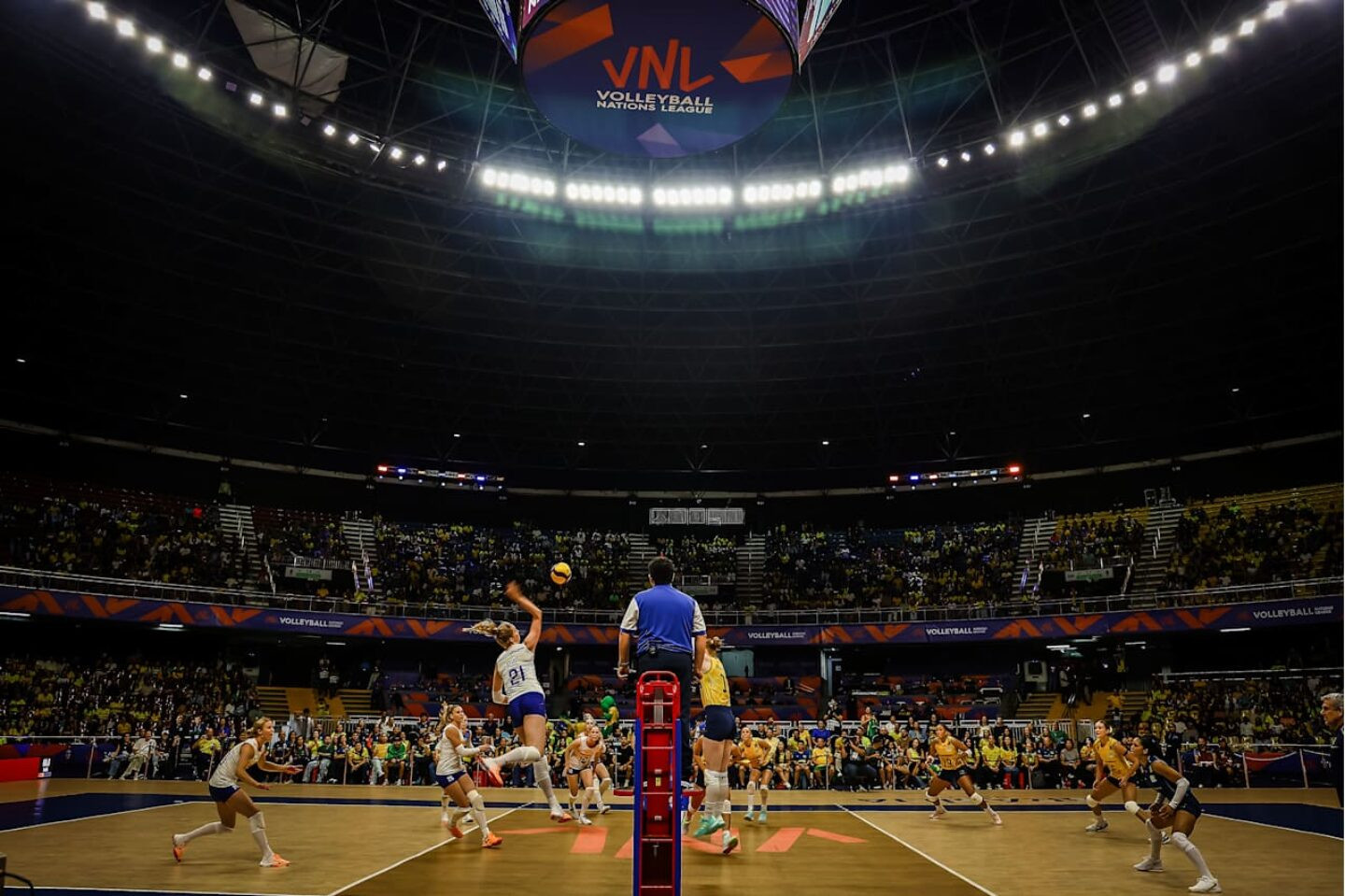 Partida entre Brasil e Países Baixos no Ginásio Nilson Nelson, em Brasília - Foto: Reprodução FIVB