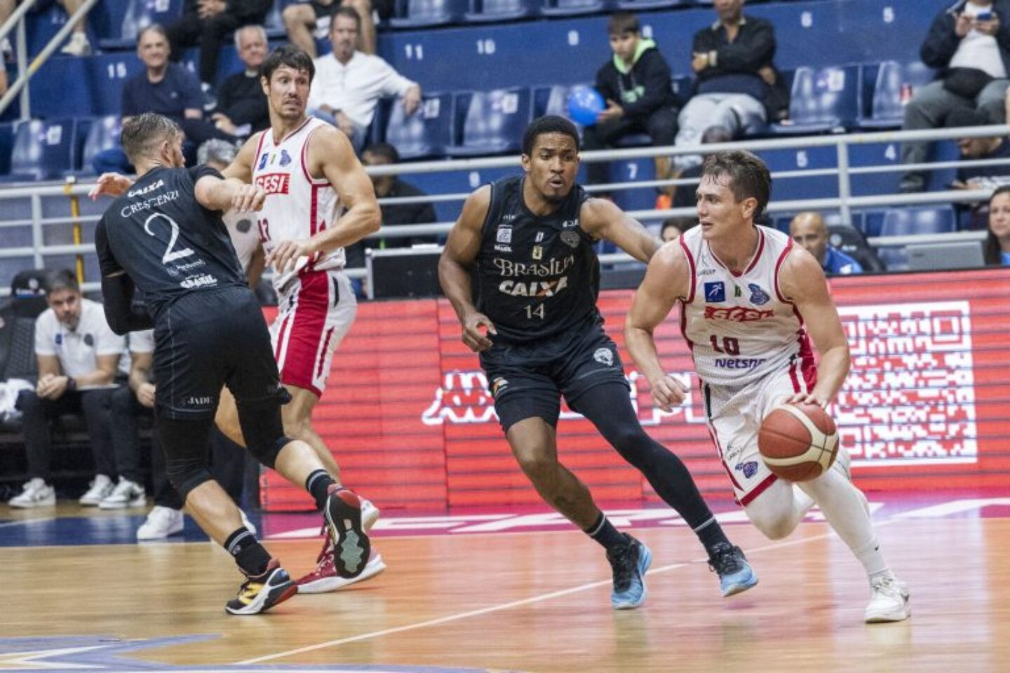 nbb-playoff-jogo-1-sesi-franca-x-brasilia-semifinal-ginasio-pedrocao-18052026-5_55279353201_o-768×512 Marcos Limonti/ RELANCE/ SFB