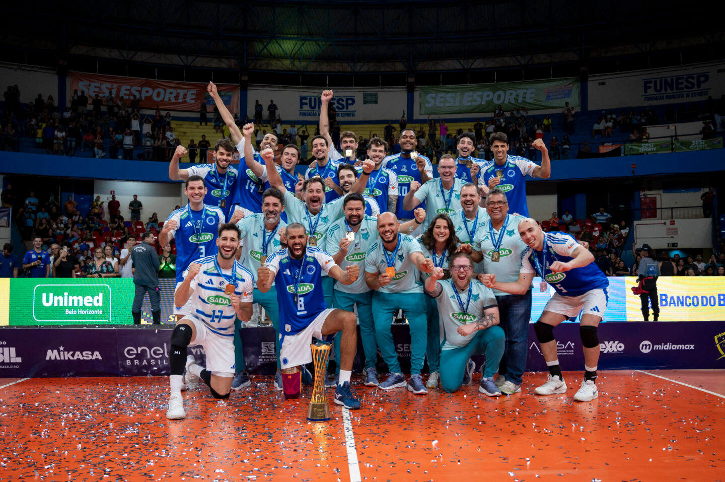 Sada Cruzeiro inicia temporada com dois troféus para adicionar em sua extensa galeria (Foto: reprodução/@agencia_i7/Sada Cruzeiro)